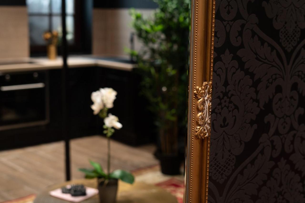 Capsule Secret - Jacuzzi - Netflix & Home Cinema - Jeux De Couple - Barre De Pole Dance Valenciennes Exterior foto