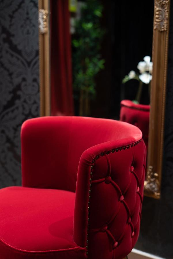 Capsule Secret - Jacuzzi - Netflix & Home Cinema - Jeux De Couple - Barre De Pole Dance Valenciennes Exterior foto
