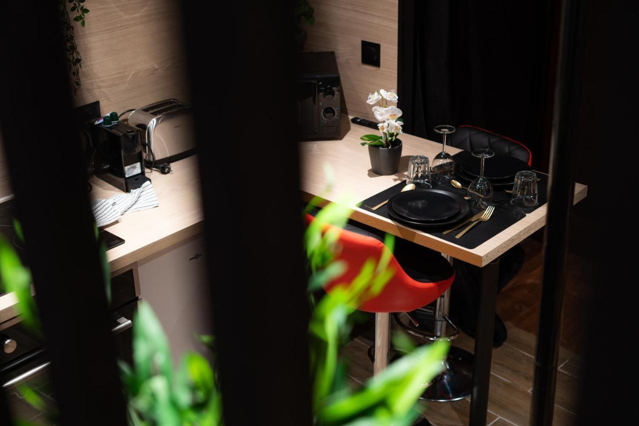 Capsule Secret - Jacuzzi - Netflix & Home Cinema - Jeux De Couple - Barre De Pole Dance Valenciennes Exterior foto
