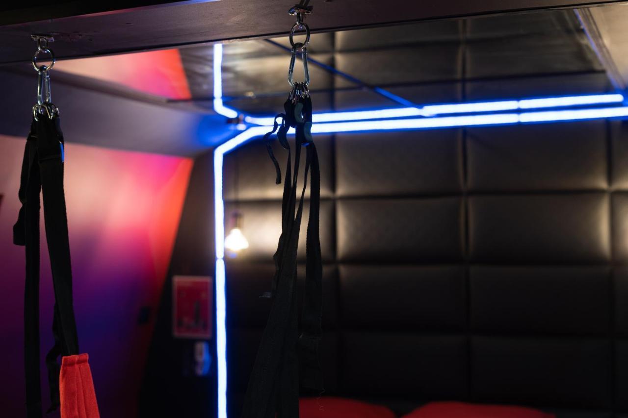 Capsule Secret - Jacuzzi - Netflix & Home Cinema - Jeux De Couple - Barre De Pole Dance Valenciennes Exterior foto